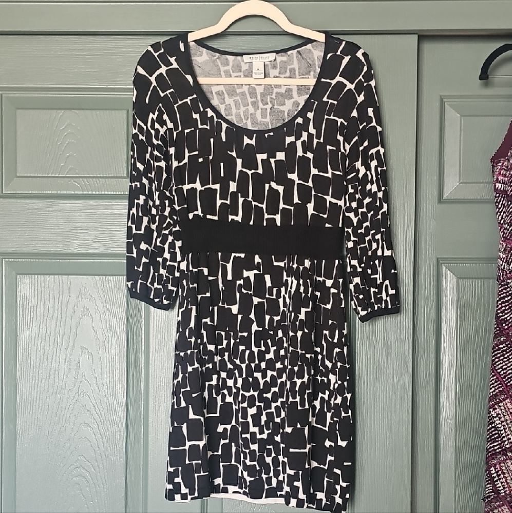White House Black Market Monochrome Long Sleeve Dress